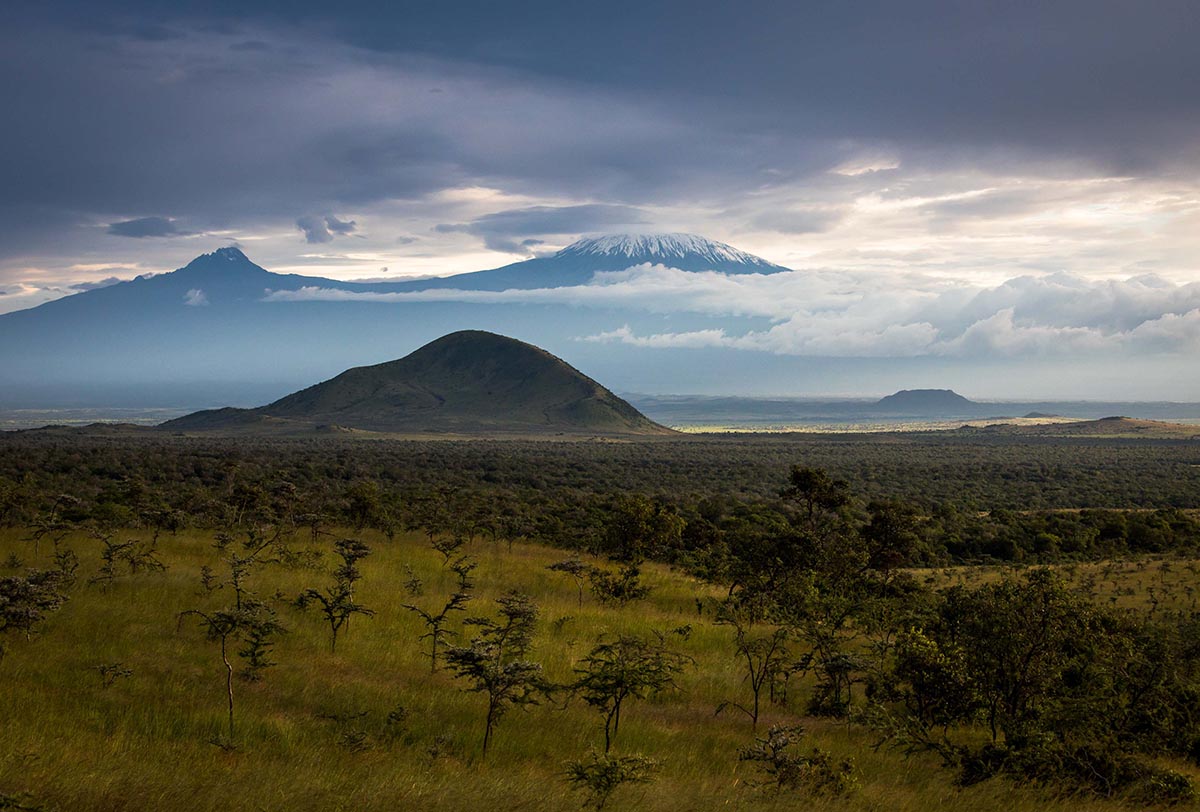 210505 Mount Kilimanjaro on a quiet morning